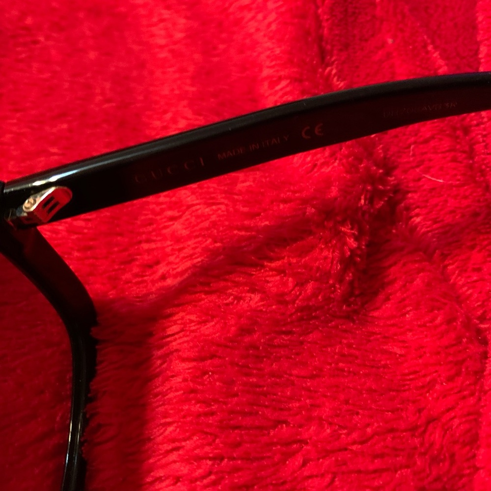 Gucci Oversized Rectangular Sunglasses - Picture 6 of 9